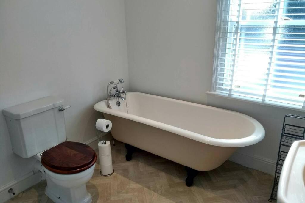 שרוסברי Luxury Townhouse In Town Centre, Views, River Walk, Free Parking מראה חיצוני תמונה